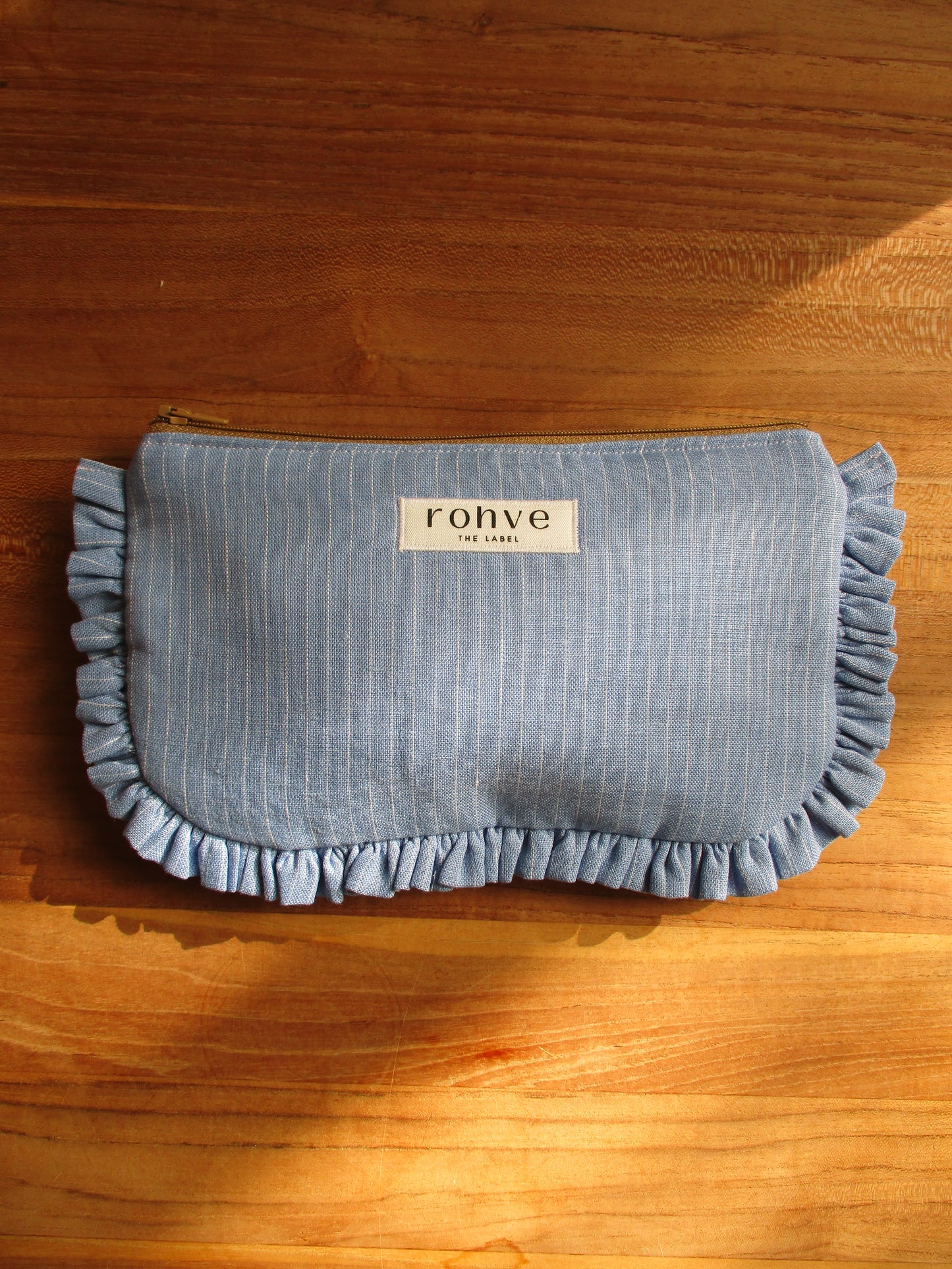 The Frill Pouch