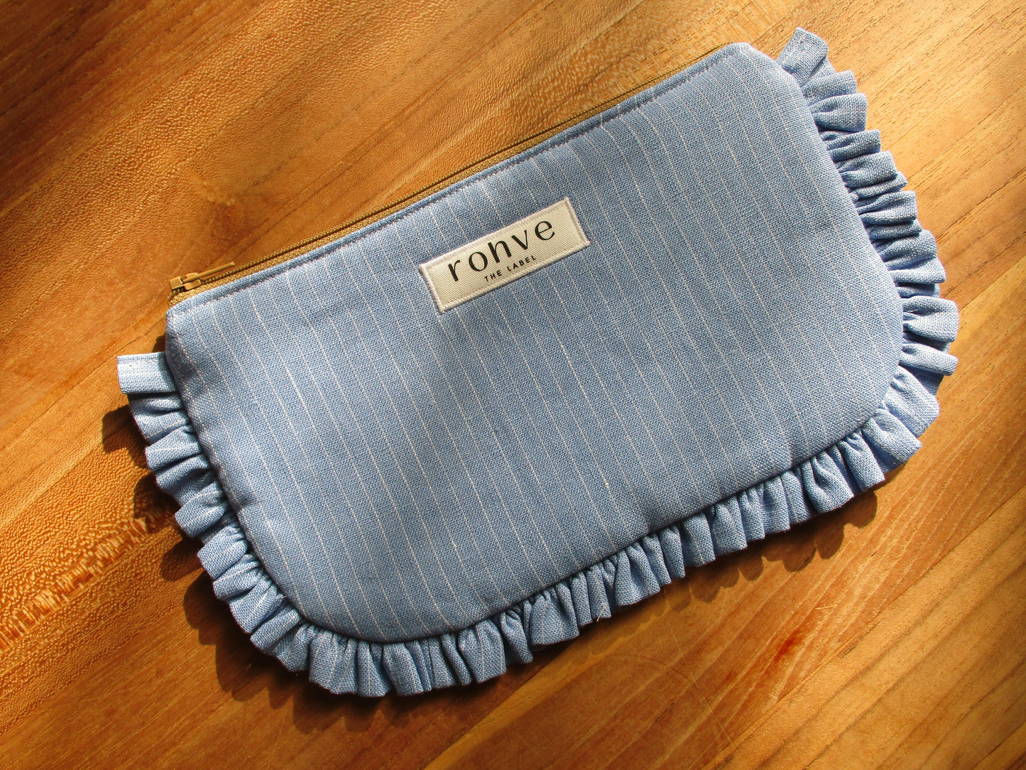 The Frill Pouch